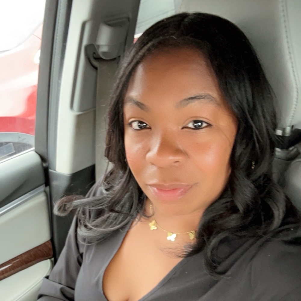 Meet your Posher, Lenise